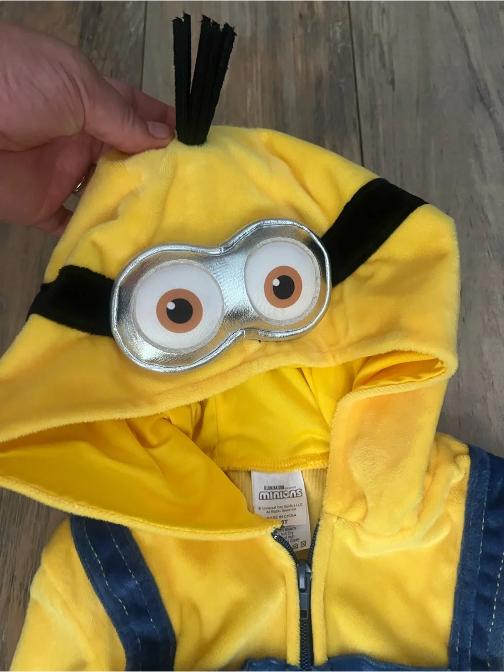 Minions  Kevin Onesie Costume size 5-6T